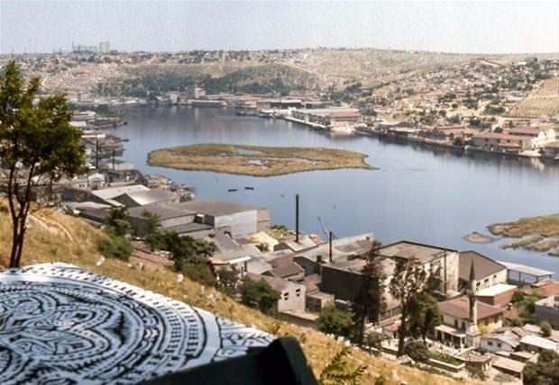 <p><span style="color:#B22222"><strong>HALİÇ</strong></span></p>