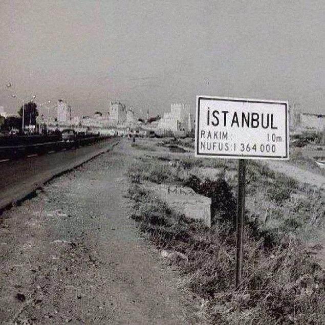 <p><span style="color:#B22222"><strong>1950 YILINDA İSTANBUL'UN N&Uuml;FUSU: 1,3 MİLYON</strong></span></p>
