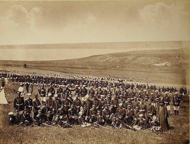 <p><strong>Safrak&ouml;y'de (Sefak&ouml;y) Rus askerleri.</strong></p>
