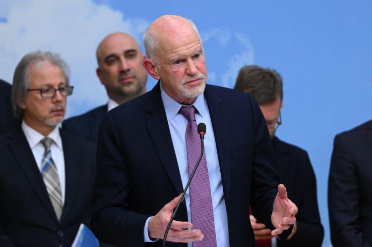 <p><strong>YORGO PAPANDREU: IMAMOĞLU İLE GURU DUYUYORUZ</strong></p>

<p>George Papandreou yolsuzluktan tutuklanan İmamoğlu'nu aklamaya çalışarak, "Ekrem’le gurur duyuyoruz. Türk halkıyla gurur duyuyoruz. Bu mücadele, sadece Türkiye'nin değil, tüm dünyanın ortak mücadelesidir" dedi.</p>

<p> </p>
