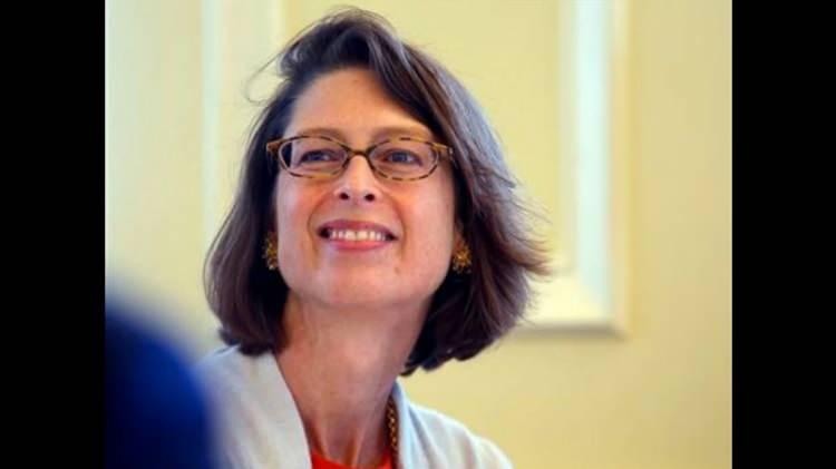 <p><strong>7. Abigail Johnson</strong></p>
<p> </p>
<p><strong>Net değer: 32,7 milyar dolar</strong></p>
<p> </p>
<p><strong>Yaş: 63</strong></p>
<p> </p>
<p><strong>Servet kaynağı: Fidelity Yatırım</strong></p>
<p> </p>
<p><strong>Vatandaşlık: ABD</strong></p>
<p> </p>