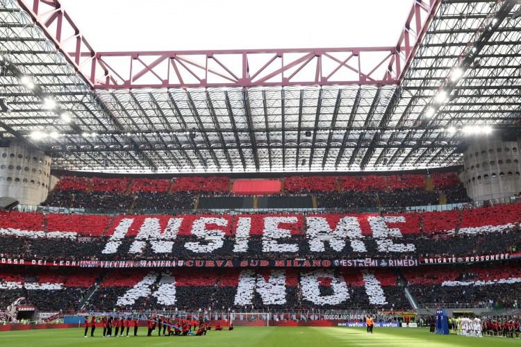 <p>6-AC Milan (İtalya): 200 milyon</p>
