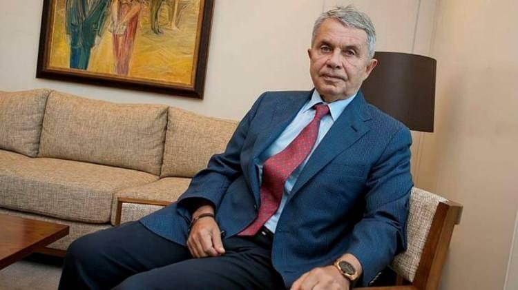 <p><strong><span style="color:#B22222">35)  MURAT YARGI - 77 yaşında</span>  |  1,1 MİLYAR DOLAR</strong></p>

<p> </p>

<p><strong>Servet Kaynağı: </strong>Mv Holding</p>
