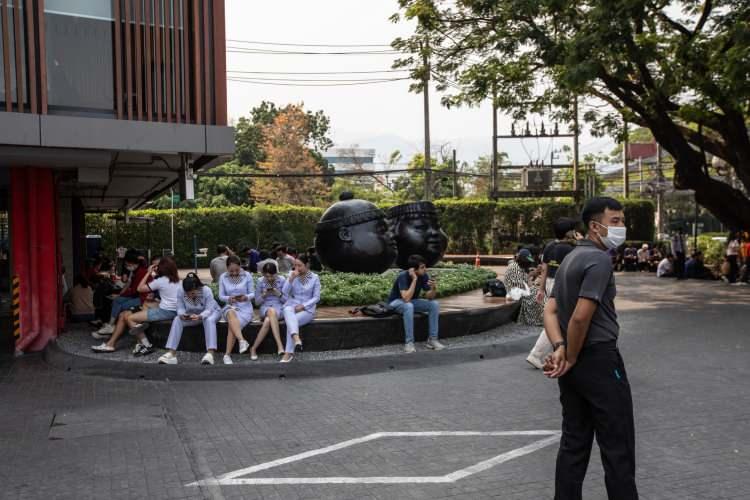 <p>ÜLKEDE BAYRAKLAR YARIYA İNDİRİLECEK!</p>

<p><br />
Myanmar hükümeti tarafından yapılan açıklamada, 31 Mart-6 Nisan tarihleri arasında ulusal yas ilan edildiği ve depremde hayatını kaybedenlerin anısına ülke genelinde bayrakların yarıya indirileceği belirtildi.</p>
