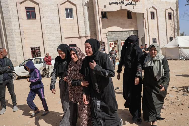 <p>Bir zamanlar ordunun operasyon departmanının başında olan emekli İsrailli general Israel Ziv ise CNN'e yaptığı açıklamada ‘Asıl problem hükümetin kendisi’ ifadesini kullanarak şunları söyledi.</p>

<p>“(Gazze'de) bu hedeflerine tam olarak bağlı değiller. Hükümetin gerçekte ne istediği -ne ordu ne de kamuoyu nezdinde- net değil.”</p>
