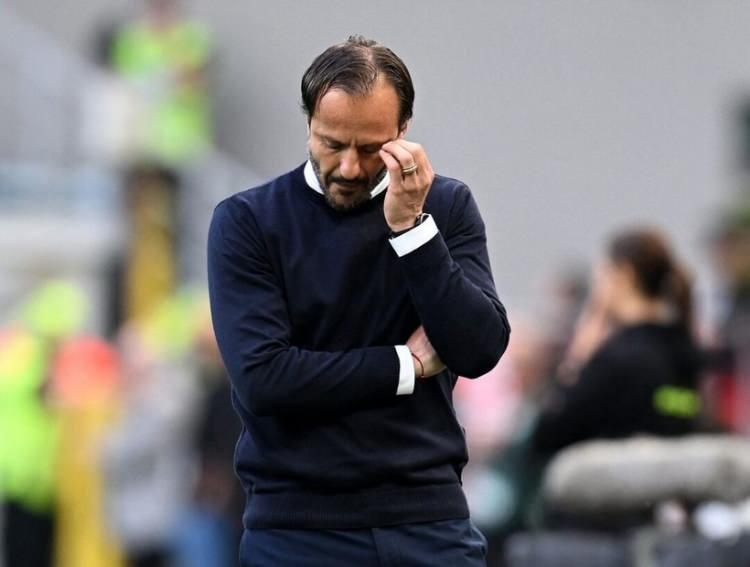 <p>* Alberto Gilardino (İtalya)<br />
<br />
* Yaş: 42<br />
<br />
*** Çalıştırdığı takımlar: Siena, Genoa.</p>
