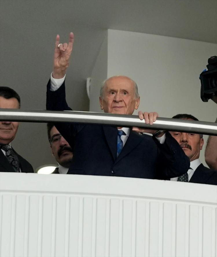 <p>Ancak muhalefet cephesinden gelen iddialar, yine akıl sınırlarını zorladı.</p>
<p> </p>
