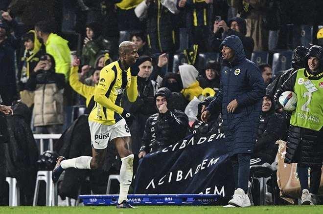 <p><strong>"Bugün baktım 4'lü oynadı. Bugüne kadar Jose Mourinho'nun rakip üzerinden gittiğini hiç görmedim."</strong></p>