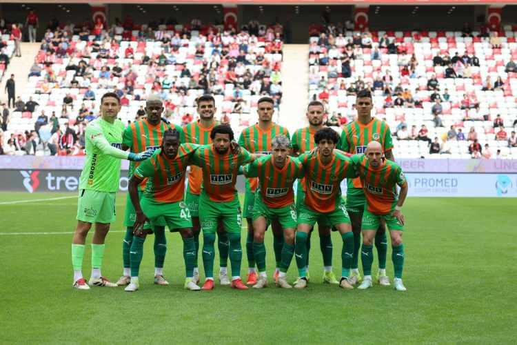 <p>14-Alanyaspor (41 puan)</p>