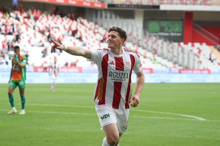 <p>11-Antalyaspor (47 puan)</p>
