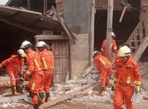 <p>300 KİŞİ HALA KAYIP!</p>

<p><br />
Myanmar'da geçen hafta cuma günü meydana gelen depremde, bin 700 kişinin hayatını kaybettiği, 3 bin 400 kişinin yaralandığı ve yaklaşık 300 kişinin kayıp olduğu bildirildi.</p>

<p> </p>
