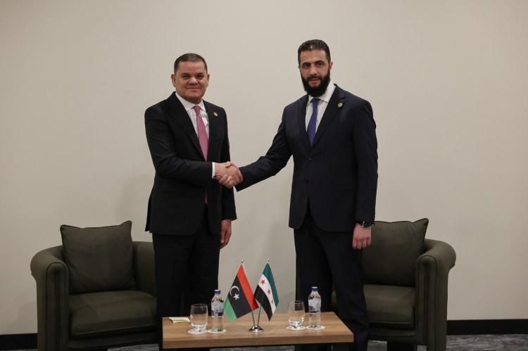 <p>Libya Ulusal Birlik Hükümeti Başbakanı Abdulhamid Dibeybe (solda), 4. Antalya Diplomasi Forumu kapsamında Suriye Cumhurbaşkanı Ahmed eş-Şara (sağda) ile bir araya geldi.</p>