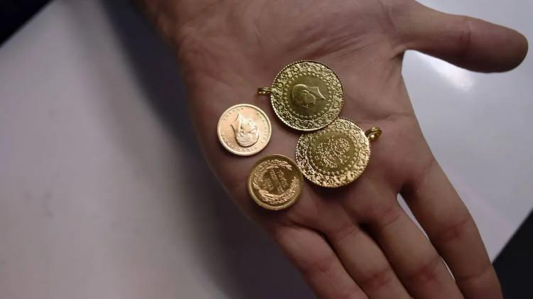 <p>Bu arada, Beyaz Saray, bugün ABD Başkanı Donald Trump'ın dün yüzde 125'e yükseltileceğini duyurduğu Çin'e yönelik gümrük vergisi oranının yalnızca karşılıklı tarifeleri kapsadığını belirterek, toplam tarife oranının fentanil krizi dolayısıyla uygulananlar dahil edildiğinde yüzde 145'e ulaştığını bildirmişti.</p>
<p> </p>