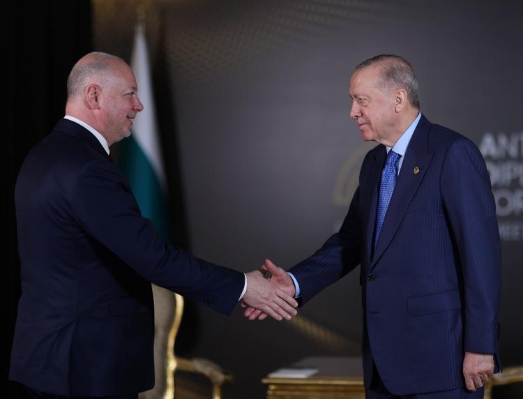 <p>Cumhurbaşkanı Recep Tayyip Erdoğan, 4. Antalya Diplomasi Forumu için Antalya'da bulunan Bulgaristan Başbakanı Rosen Zhelyazkov ile bir araya geldi.</p>