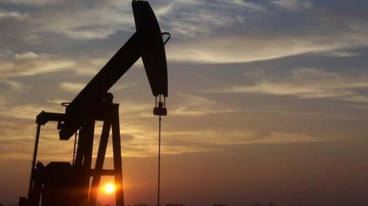 <p>Öte yandan, AB Komisyonu Ticaretten Sorumlu Üyesi Maros Sefcovic de "En önemli ortağımız olan ABD ile ticaret durumu zor bir noktada. Tarifeler, AB'nin ABD'ye 380 milyar avro değerindeki ihracatını etkiliyor." dedi.</p>
<p>ABD'nin tarifeleri taktiksel bir adım olarak değil, düzeltici bir önlem olarak gördüğünü dile getiren Sefcovic, "Amerikalı ortaklarımız hazır olduğunda müzakere masasına oturmaya hazırız." ifadesini kullandı.</p>