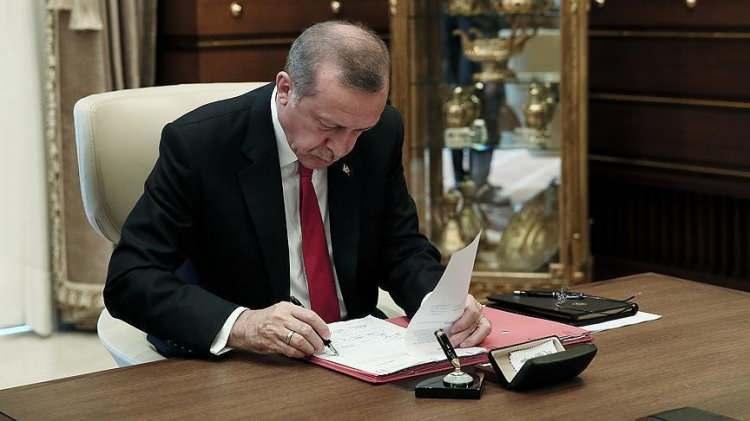<p>Cumhurbaşkanı Recep Tayyip Erdoğan'ın imzasıyla Resmi Gazete'de yer alan kararlar yayımlandı.</p>

<p>Bu kapsamda çeşitli üst düzey devlet kurumlarında atama ve görevden almalar gerçekleşti.</p>
