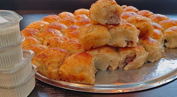 <p><strong>1. PAZARSKE MANTİJE</strong></p>
<p>Bir Sırp böreğidir. Novi Pazar'dan gelir.</p>