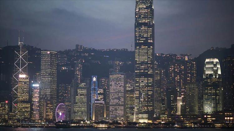 <p>4 - Hong Kong</p>

<p>Milyoner sayısı: 154 bin 900</p>

<p>Milyarder sayısı: 40</p>
