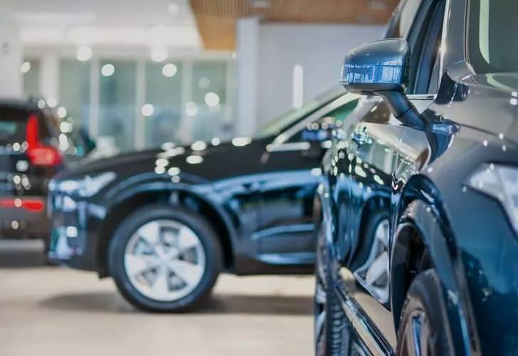 <p>Araştırmaya göre, ortalama bir otomobilin 400 bin kilometreye ulaşma olasılığı yüzde 8.6 olarak kaydedilirken, bu oranı aşan modellerin sıralaması yapıldı.</p>