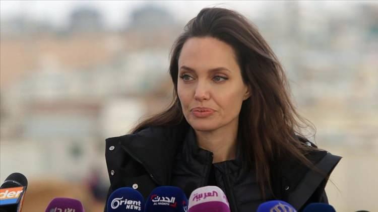 <p><strong><span style="color:#B22222">ANGELINA JOLIE</span> | FİLİSTİN'İ DESTEKLİYOR</strong></p>