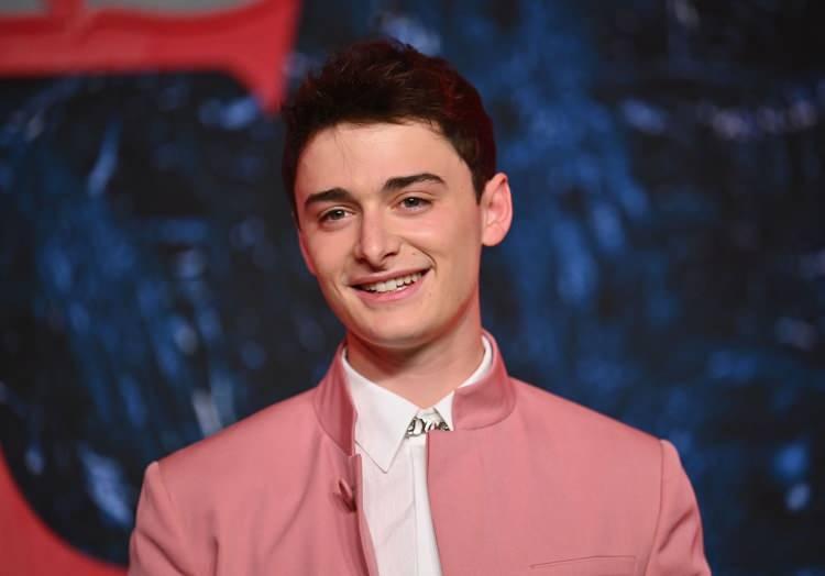 <p><strong><span style="color:#B22222">NOAH SCHNAPP </span> | İSRAİL</strong></p>
<p> </p>
<p><strong>Oyuncu</strong></p>
