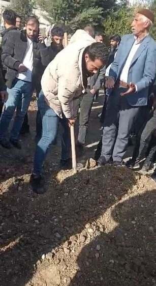 <p>Yaşam belirtisi olmadığının anlaşılması üzerine merhum, tekrar defnedildi.</p>
<p> </p>