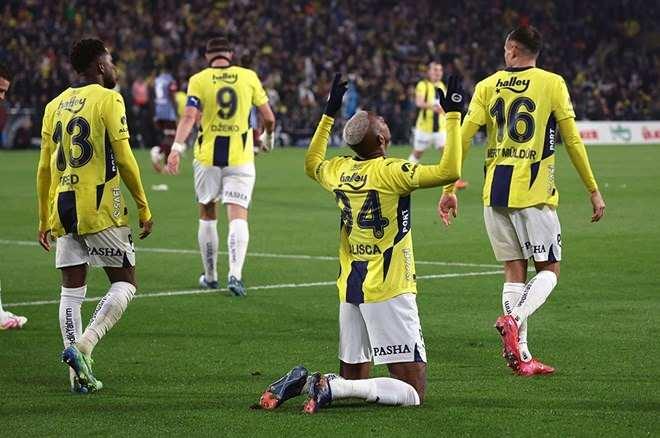 <p><strong>Kooora: Talisca, Fenerbahçe'yi Trabzonspor karşısında ezici bir zafere taşıdı.</strong></p>