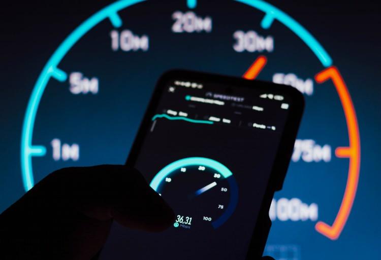 <p><span style="color:#B22222"><strong>TÜRKİYE KAÇINCI SIRADA?</strong></span></p>
<p> </p>
<p><br />
Speedtest tarafından paylaşılan güncel küresel internet hızı raporu, hem mobil hem de sabit geniş bant internet hızlarını kapsıyor.</p>