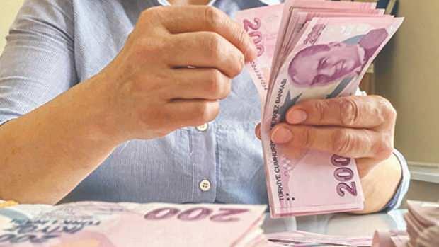 <p>10.000 TL’ye (10.000 TL hariç) kadar ise 6.250 TL emekli maaş promosyonu,</p>
<p> </p>
<p>10.000 TL - 15.000 TL (15.000 TL hariç) arası ise 10.000 TL emekli maaş promosyonu,</p>
<p> </p>