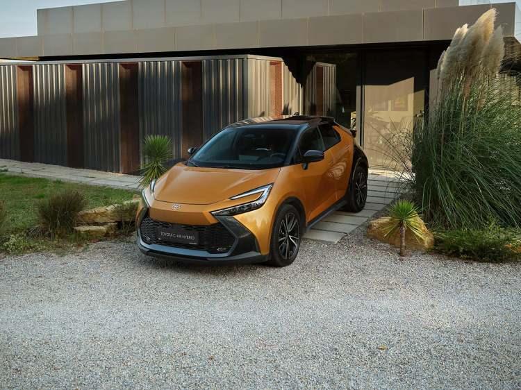 <p><strong>TOYOTA TAMAMINA TAKSİTLE OTOMOBİL SATACAK</strong></p>
<p> </p>
<p><strong>Toyota </strong>otomotiv şirketi tarafından açıklanan <strong>2025 </strong>Nisan ayı kampanyaları kontrol edildiğinde, <strong>sıfır otomobil </strong>satın almak isteyen pek çok insanın dikkatini çeken bir kampanya olduğu görüldü. </p>