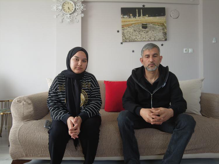 <p>Yürüyüş sonunda konuşan Sami Coni,<strong> "Acımız büyük, adalete güveniyoruz. İnşallah en ağır şekilde cezasını alır. Çok üzgünüz, bu acı bitmez, çok büyük bir acı. Allah bizlere sabır versin inşallah. Söylenecek hiçbir söz yok, çok zor."</strong> diye konuştu. </p>