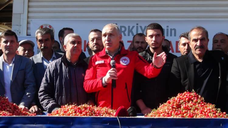 <p>Kilogramın fiyatını bin TL'den Öztürk açarken fiyat en son 3 bin 500 TL'ye kadar yükseldi. </p>