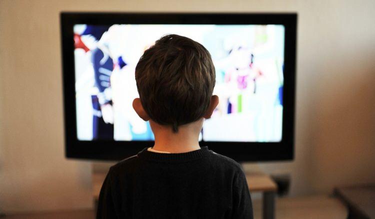 <p><span style="color:inherit"><strong>Hatta TV'ye gömülü kamerayı açıp seti izleyen izleyicileri bile izleyebiliyorlardı.</strong></span></p>
<p> </p>