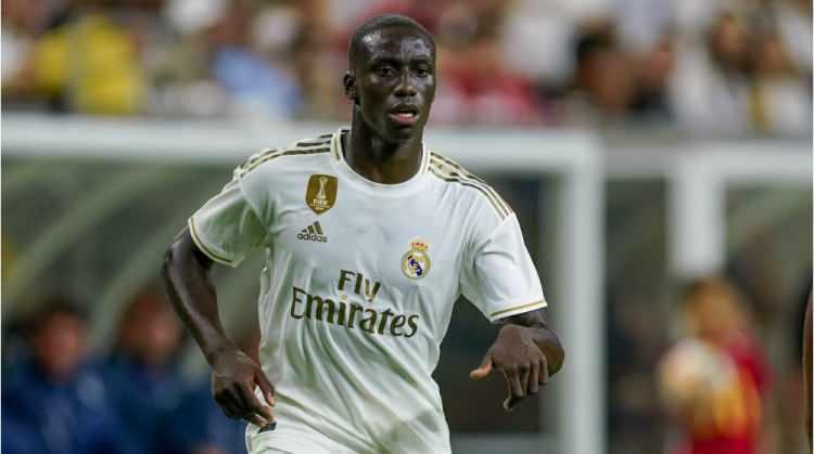 <p>Mendy, yüzde 10 oy alarak taraftarların gitmesini istediği 4'üncü oyuncu oldu.</p>