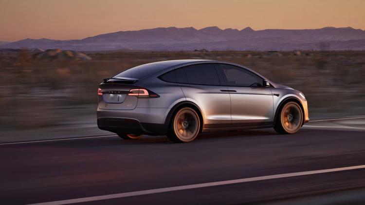 <p>4) TESLA MODEL X</p>
<p> </p>