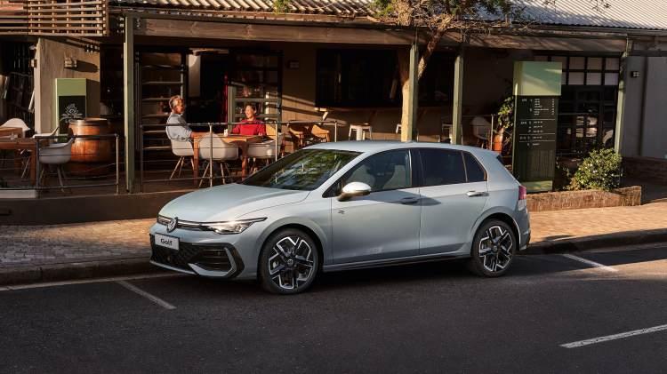 <p>3) VOLKSWAGEN GOLF</p>
<p> </p>