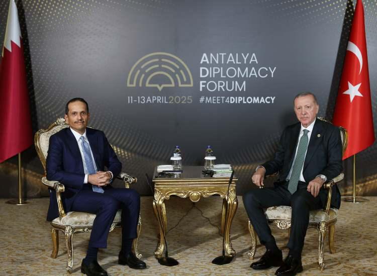 <p>Cumhurbaşkanı Erdoğan, Barzani'ni kabulünün ardından Katar Başbakanı ve Dışişleri Bakanı Şeyh Muhammed bin Abdurrahman Al Sani ile görüştü.</p>
