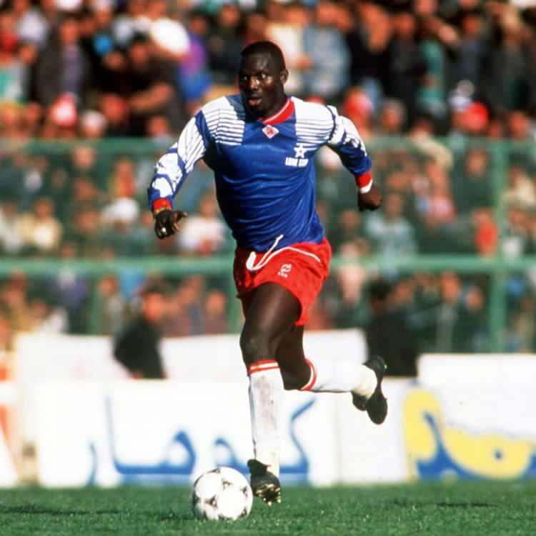 <p>Kariyerinde Ballon d'Or dahil birçok başarı bulunan Weah, doğduğu ülke olan Liberya'nın milli takımında oynadı.</p>
