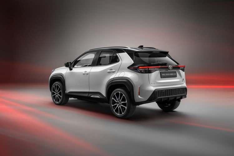 <p><strong>YARİS CROSS HYBRİD FİYAT LİSTESİ</strong></p>

<p> </p>

<p> </p>

<p><strong>Versiyonu</strong>: 1.5 Hybrid Dream e-CVT. Fiyatı: 1.954.000 TL. <strong>Kampanyalı </strong>Fiyatı: 1.811.500 TL.</p>

<p> </p>
