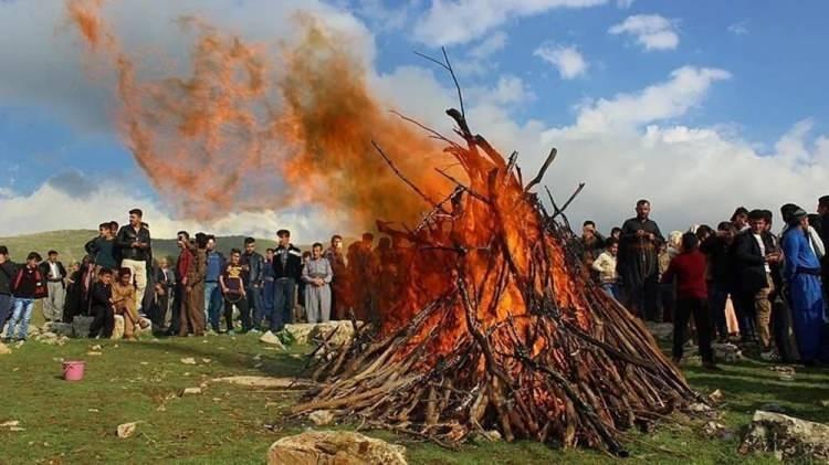 <p>Teklif yasalaşırsa 21 Mart, Nevruz Bayramı olarak kutlanacak.</p>