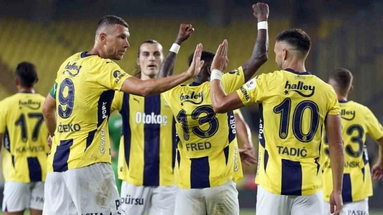 <p><strong>FENERBAHÇE</strong><br />
<br />
Gelir (Milyar TL): 8,52 <br />
<br />
Gider (Milyar TL): 9,64<br />
<br />
Zarar (Milyar TL): 1,12<br />
<br />
Zarar (Milyon Euro): 29,72</p>
