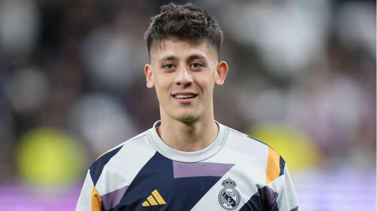 <p>Gen&ccedil; futbolcu, Real Madrid'e bu sezon 34 resmi ma&ccedil;ta g&ouml;rev almasına rağmen 1233 dakika sahada kalabildi.</p>
