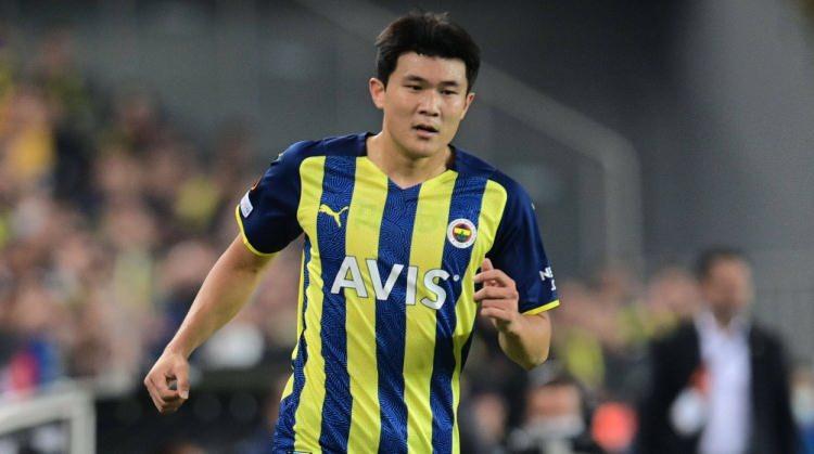 <p>Fenerbah&ccedil;e'den 2022-2023 sezonundan &ouml;nce Napoli'ye 19 milyon avro bonservis bedeliyle transfer olan Kim Min-Jae, Eljif Elmas'ın ardından İtalya Serie A ekibine katılan 2. sarı-lacivertli futbolcu olmuştu.</p>
