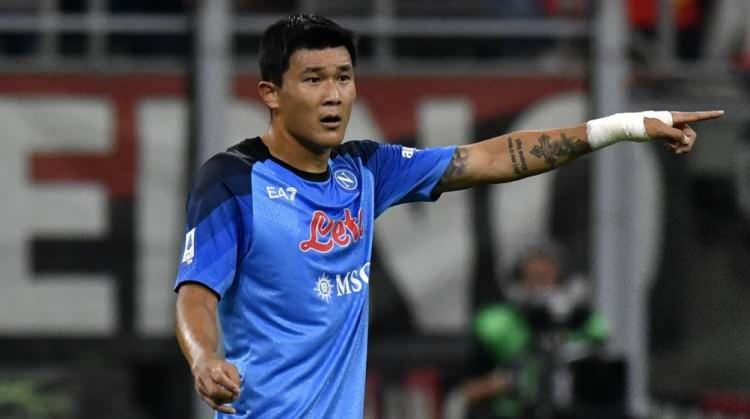 <p>İtalyan ekibindeki başarılı performansıyla g&ouml;z dolduran G&uuml;ney Koreli oyuncu, 2023-2024 sezonunda Alman temsilcisi Bayern M&uuml;nih'in yolunu tuttu.</p>
