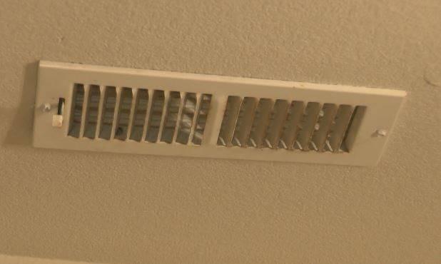 <p>Yaygın kullanılan bu alanlar genellikle şüphe uyandırmaz. Bı nedenle kaldığınız yerlerdeki klimaları dikkatlice kontrol edin.</p>
<p> </p>