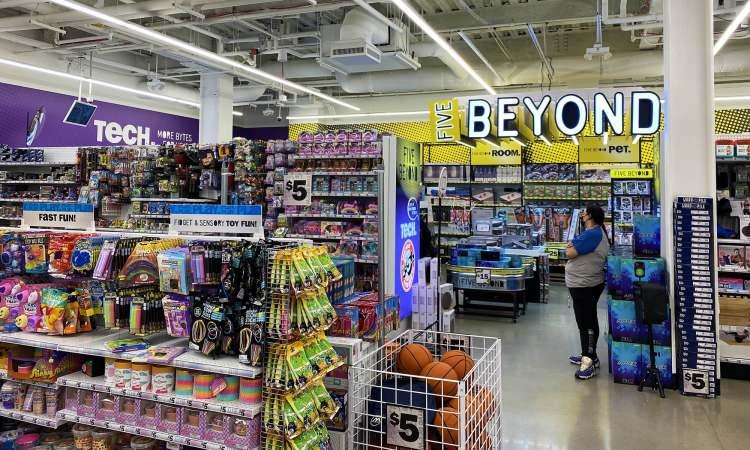 <p>Oyuncak, giysi ve ev ürünleri üreticisi Five Below, Çin’den gelen kargo sevkiyatlarını askıya aldı.</p>