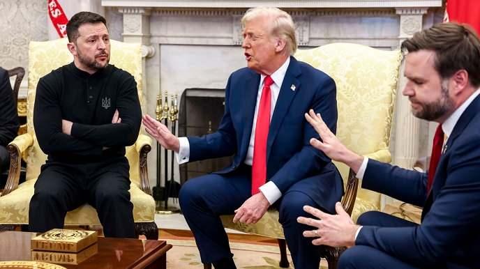 <p><span style="color:#B22222"><strong>TRUMP’TAN ZELENSKİY’E SUÇLAMA</strong></span></p>

<p>Müzakerelerin siyasi boyutu da dikkat çekiyor. Şubat ayında Trump, yardım görüşmeleri sırasında yaşanan gerginlik nedeniyle Ukrayna’ya geçici süreliğine yardım ve istihbarat paylaşımını askıya almıştı. Trump, bu hafta da savaşın sorumluluğunu bir kez daha Zelenskiy’ye yükledi.</p>

