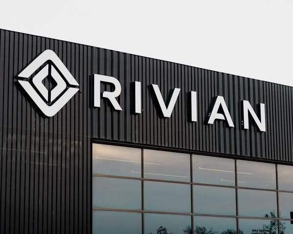 <p><strong><span style="color:#B22222">10)  RIVIAN - ABD</span>  |  ZENGİNLERİN YÜZDE 3.4'Ü TERCİH EDİYOR</strong></p>
