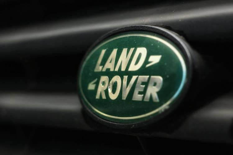 <p><strong><span style="color:#B22222">4)  LAND ROVER  -  İngiltere </span> |  YÜZDE 5.8</strong></p>
