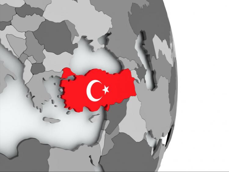 <p>Doğusundan batısına, kuzeyinden güneyine kadar zengin kültürel ve gastronomik mirasıyla Türkiye, dünyada eşi benzeri olmayan bir ülke konumundadır. Ülkemizin 81 ili, kendilerine özgü değerleri ve eşsiz özellikleriyle, zamanla ün kazanmış ve bu özellikleriyle tanınan birer kültürel zenginlik kaynağı haline gelmiştir. Peki, siz kendi memleketinizde öne çıkan bu özellikleri ne kadar tanıyorsunuz? İşte, Türkiye'nin 81 ilinin en meşhur özellikleri!</p>
